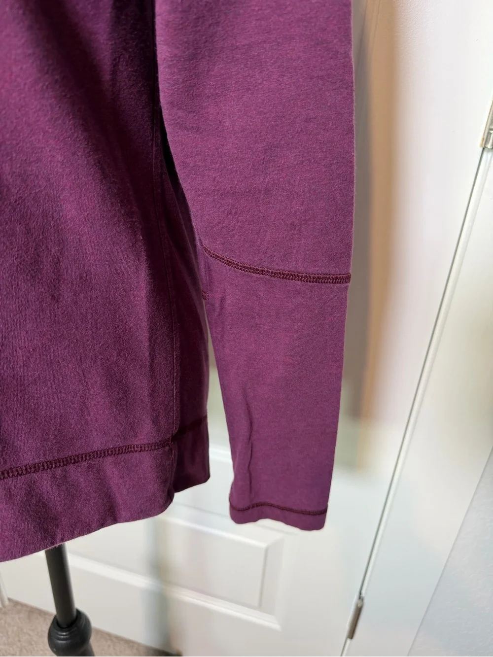 Lululemon Long Sleeve Scoop Neck Athletic Top Purple Size Approx. Medium